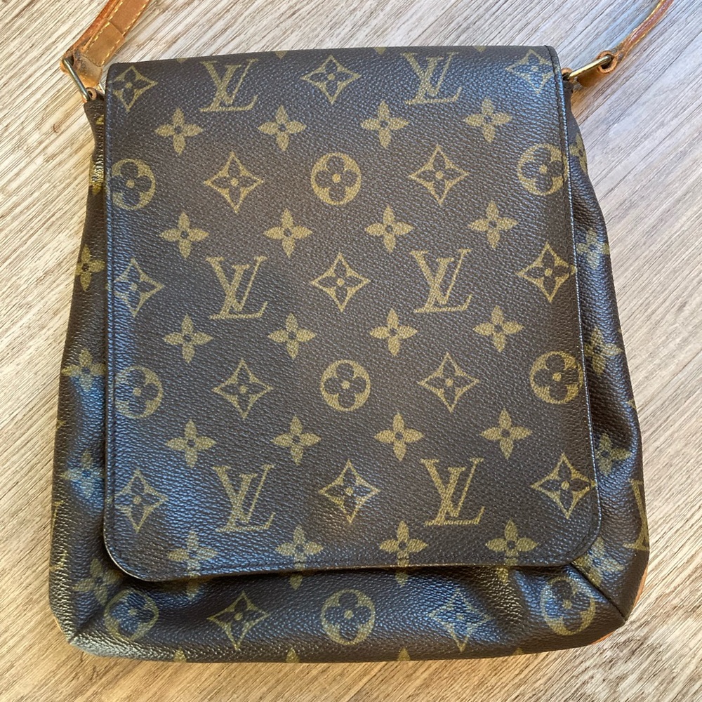Louis Vuitton Monogram Musset Tango Salsa (PM)